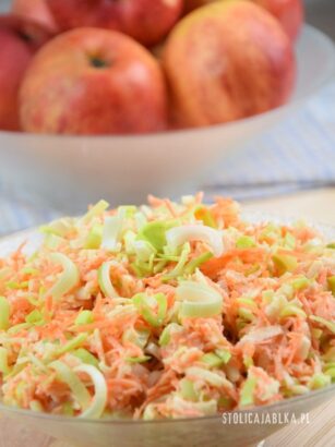 Surówka z pora z jabłkiem i marchewką